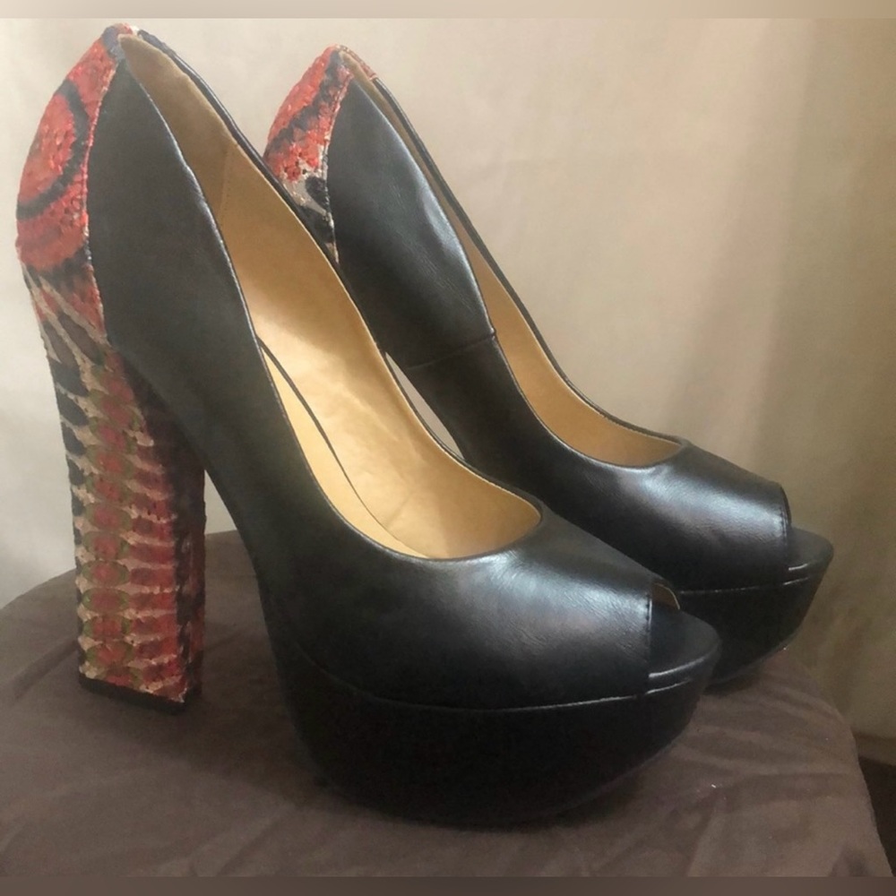 Kiss & Tell trendy heels